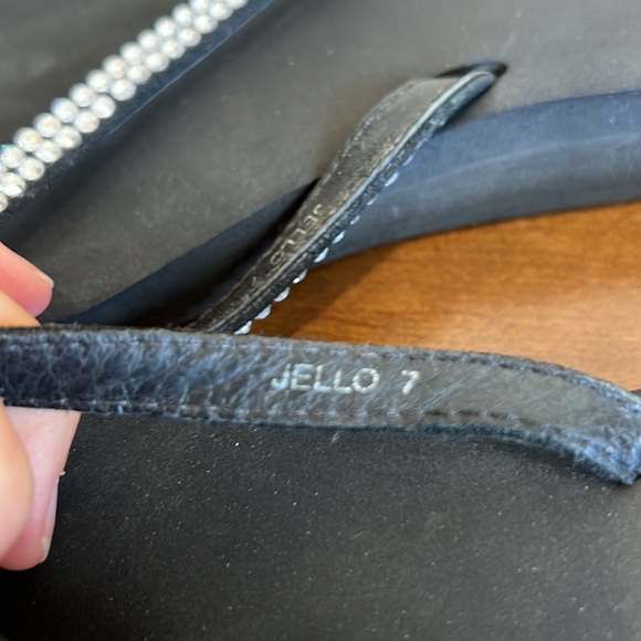 Yellow box black jello rhinestone sandals flip flops size 7 - Picture 5 of 5
